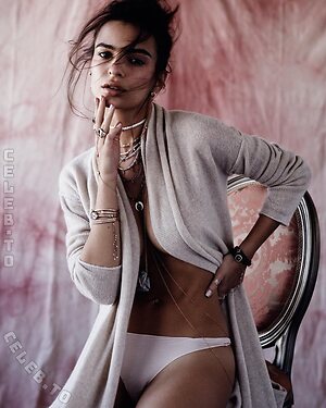 Emily Ratajkowski Nude Leaked Photo #472
