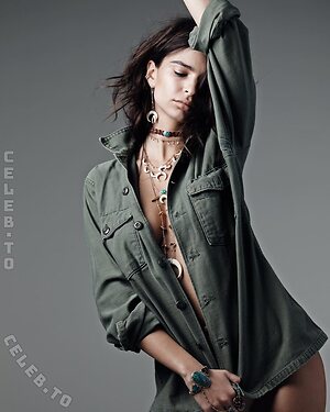 Emily Ratajkowski Nude Leaked Photo #474
