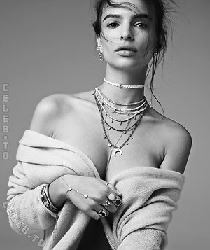 Emily Ratajkowski Nude Leaked Photo #477