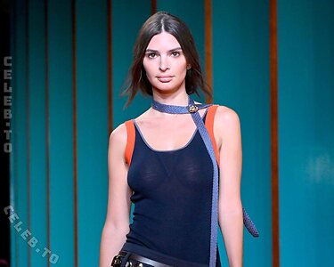 Emily Ratajkowski Nude Leaked Photo #561