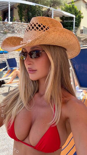 Emily Venz Nude Leaked Photo #61