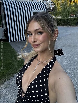 Emilylior Nude Leaked Photo #97