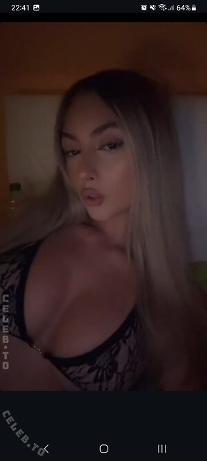 Emily._.mhl Nude Leaked Photo #43