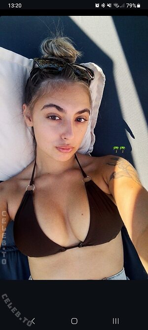Emily._.mhl Nude Leaked Photo #45