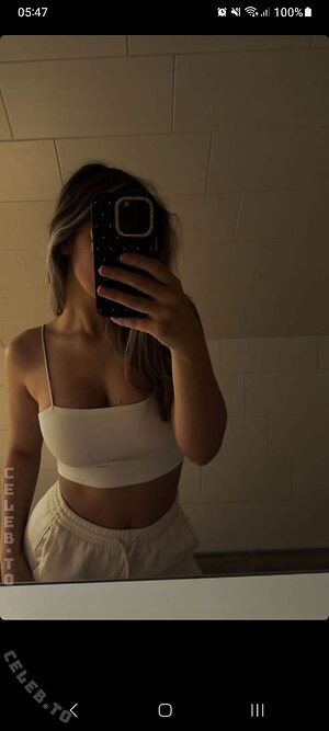 Emily._.mhl Nude Leaked Photo #66