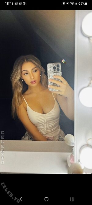 Emily._.mhl Nude Leaked Photo #101