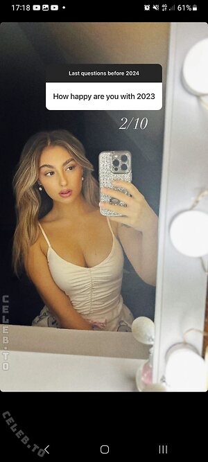 Emily._.mhl Nude Leaked Photo #102