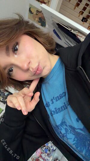 Emilyynl Nude Leaked Photo #25