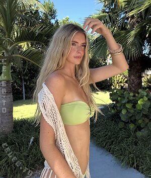 Emma Burnze Nude Leaked Photo #11