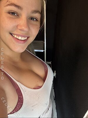 Emmadizzy / Emma_arty Nude Leaked Photo #16