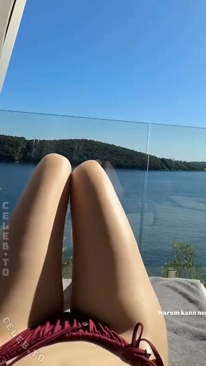 Laura Kaiser More Nude Photos