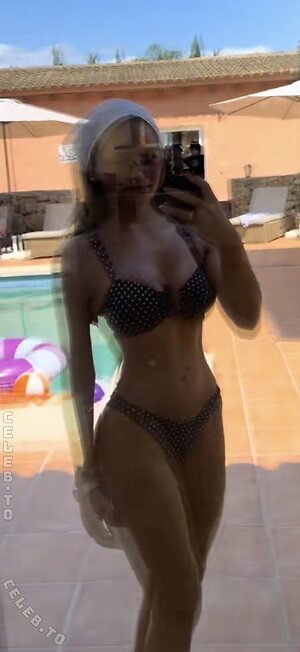 Esra Algac Nude Leaked Photo #80