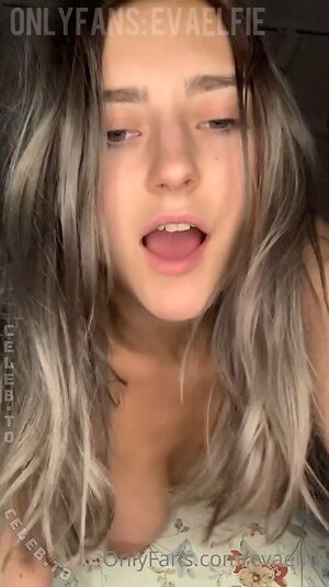 Eva Elfie photo