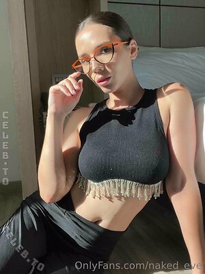 Eve Sweet photo