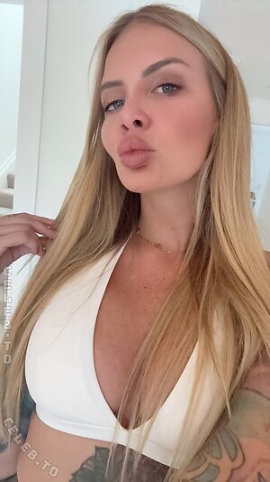 evelynuncovered Nude Leaked Photo #44