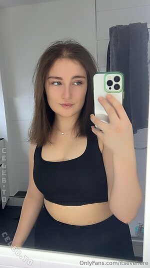 Evelynxka Nude Leaked Photo #126
