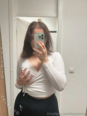 Evelynxka Nude Leaked Photo #175