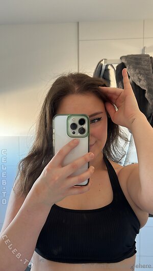 Evelynxka Nude Leaked Photo #219