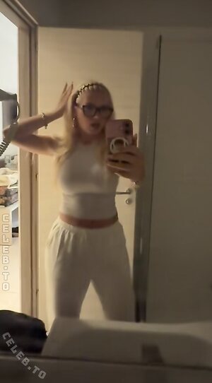 evx.rnk Nude Leaked Photo #33