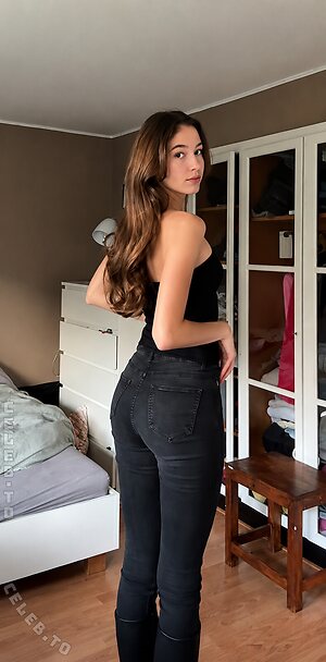 Faye Leonie Nude Leaked Photo #8