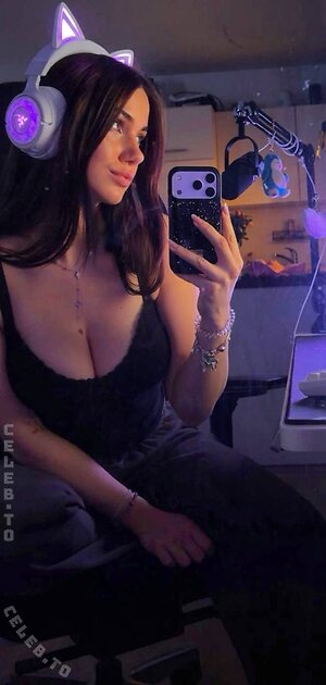 Faye.sxh Nude Leaked Photo #142