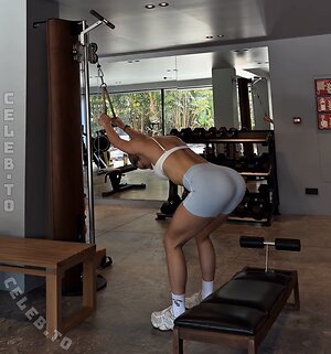 fitmitdebbs Nude Leaked Photo #4
