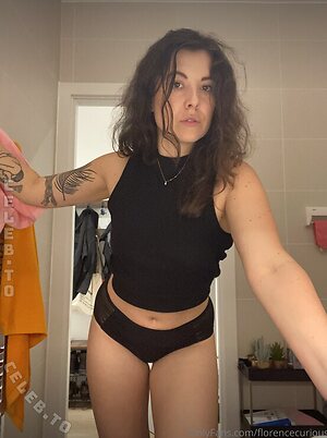 Florence Bark Nude Leaked Photo #31