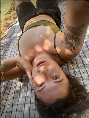 Florence Bark Nude Leaked Photo #32