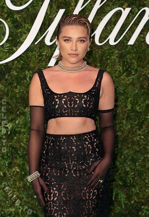 Florence Pugh Nude Leaked Photo #17
