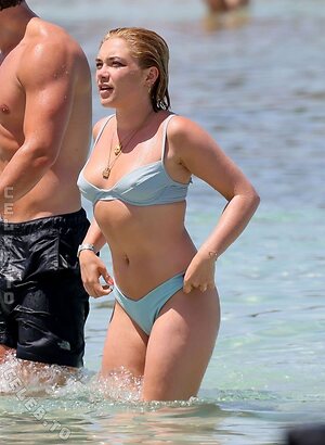 Florence Pugh photo