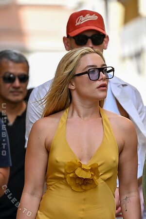 Florence Pugh photo