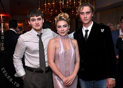 Florence Pugh Nude Leaked Photo #94