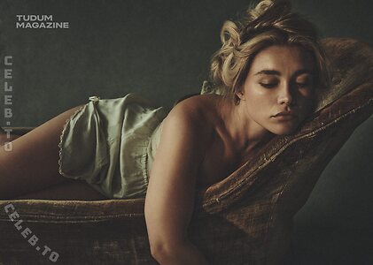 Florence Pugh Nude Leaked Photo #104