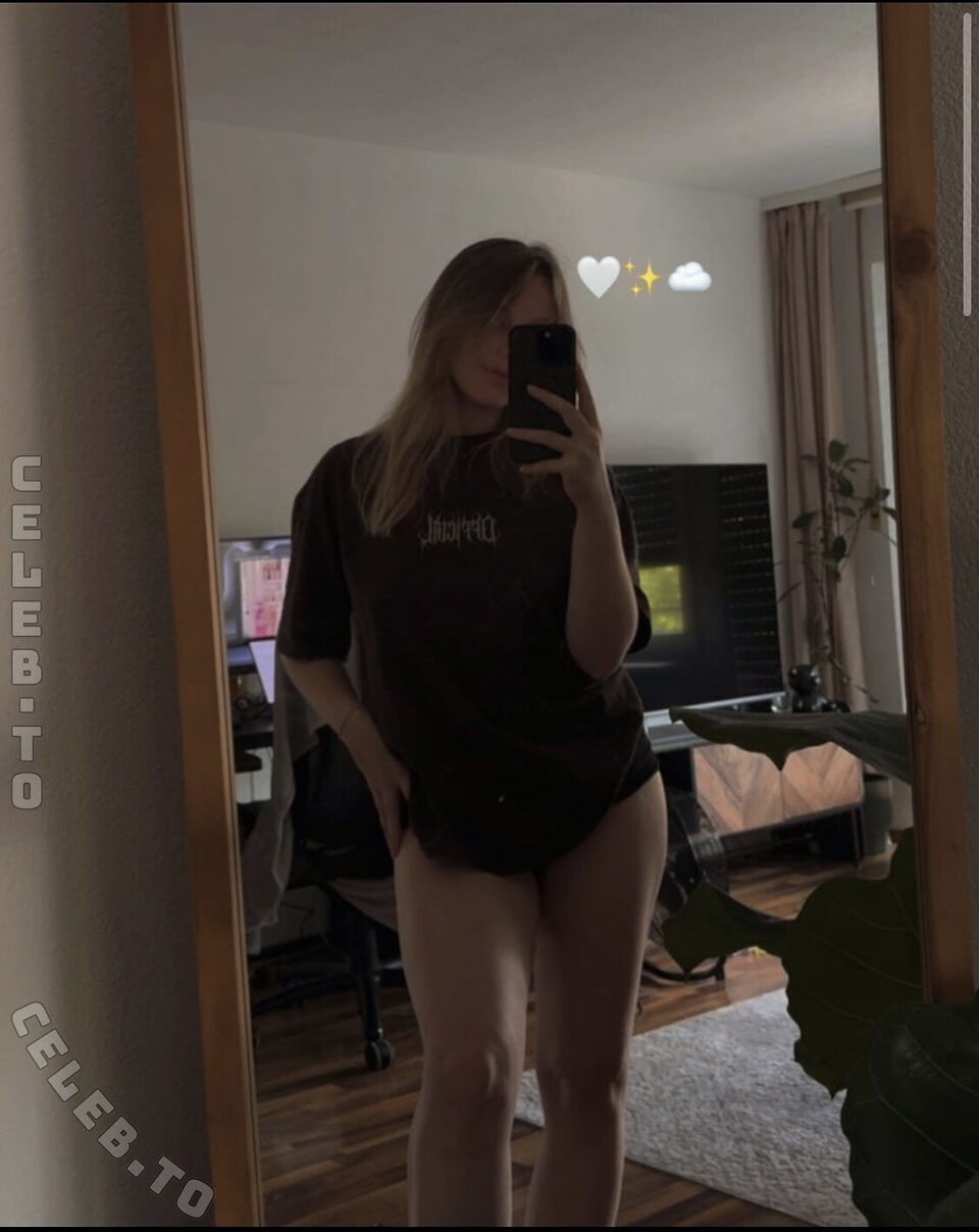 Foxynxdes Nude Leaked Photos