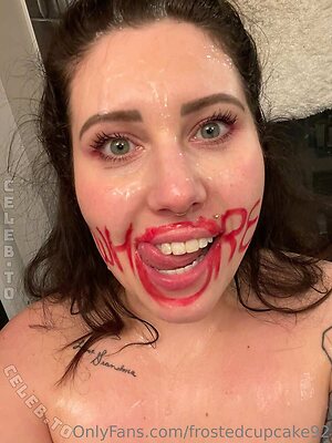 Frostedcupcake92 Nude Leaked Photo #14