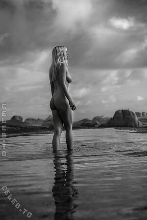 Genevieve Morton Nude Leaked Photo #156