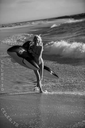 Genevieve Morton Nude Leaked Photo #214