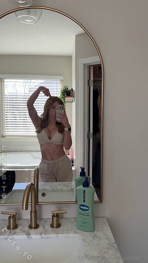 GiaWhite Nude Leaked Photo #14