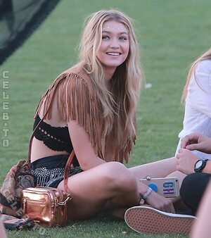 Gigi Hadid Nude Leaked Photo #99