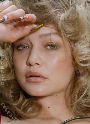 Gigi Hadid photo