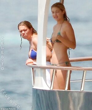 Gigi Hadid photo