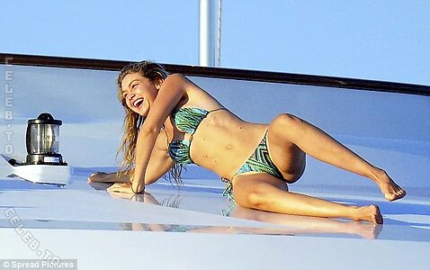 Gigi Hadid photo