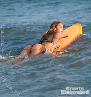 Gigi Hadid photo