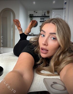 goddesshollyjones photo