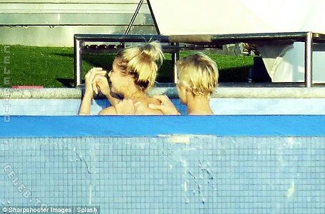 Hailey Bieber Nude Leaked Photo #77
