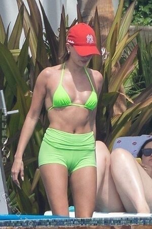 Hailey Bieber Nude Leaked Photo #121