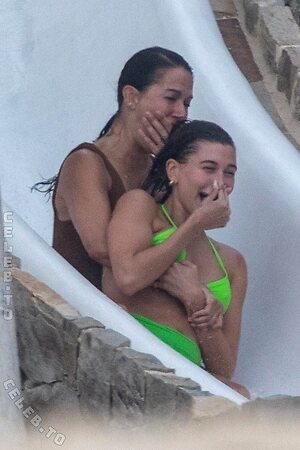 Hailey Bieber Nude Leaked Photo #126
