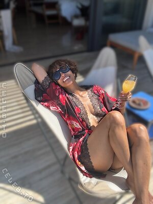 Halle Berry Nude Leaked Photo #38