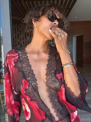Halle Berry Nude Leaked Photo #42