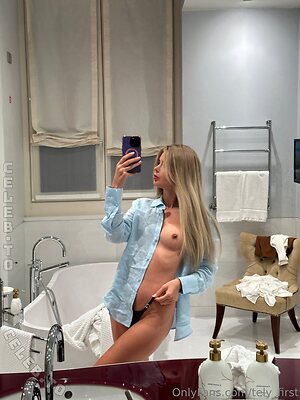 Hanna Avierina Nude Leaked Photo #104